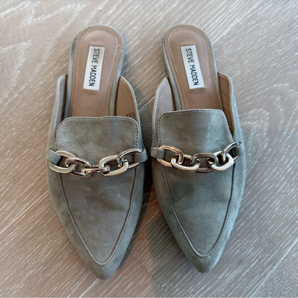 Steve Madden suede leather mules, light olive green, light Gold Chain (7.5)